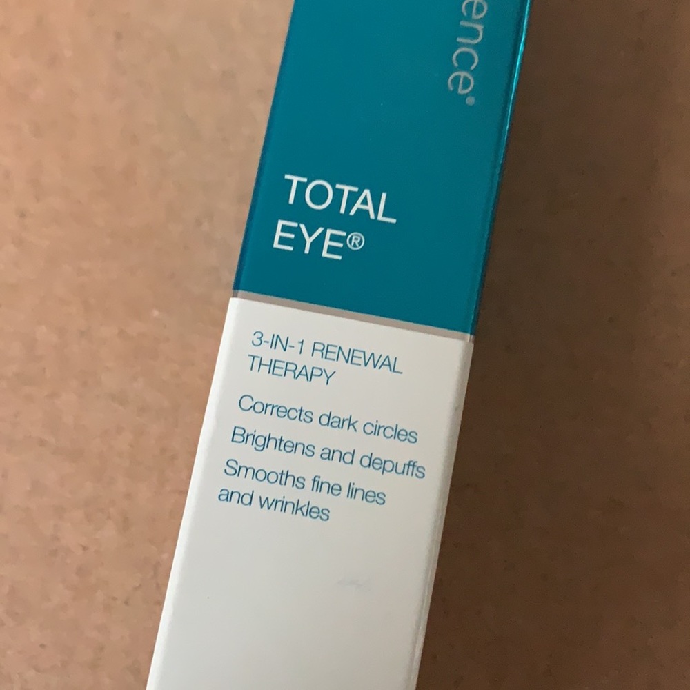 Colorescience total eye - Picture 2 of 10